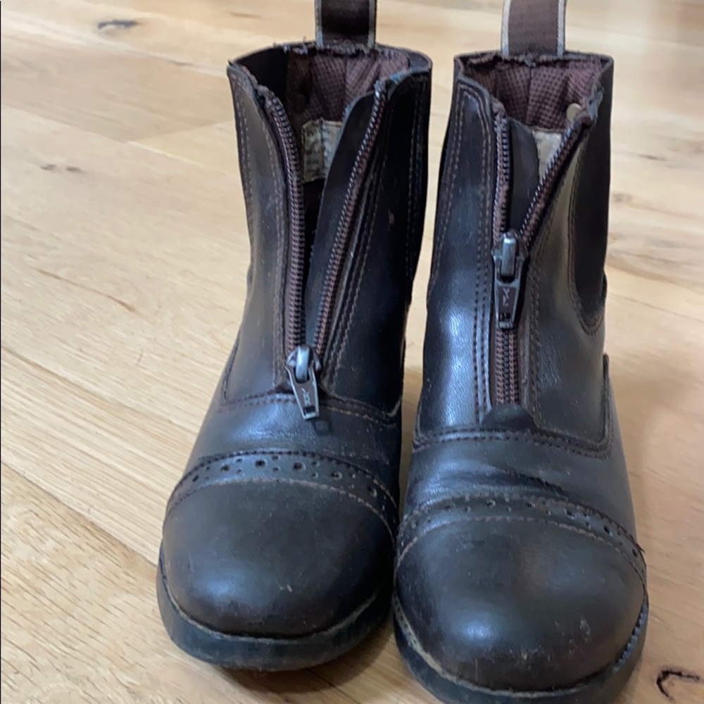 Paddock boots.  Girls equestrian boot.
